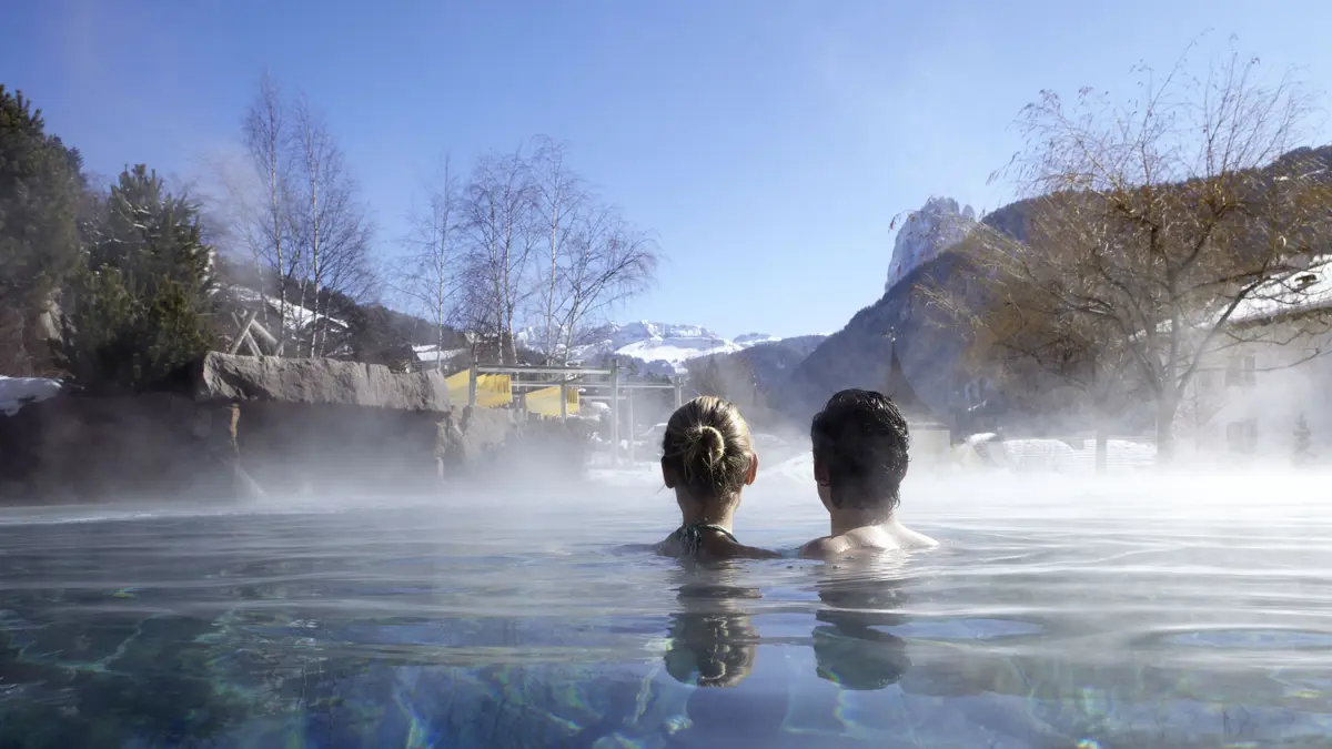 Ski Holiday Type Couples 2