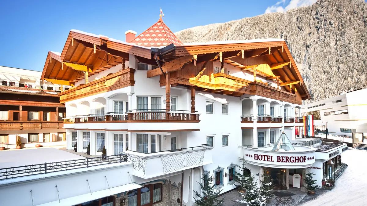 Hotel Berghof Mayrhofen Exterior Winter