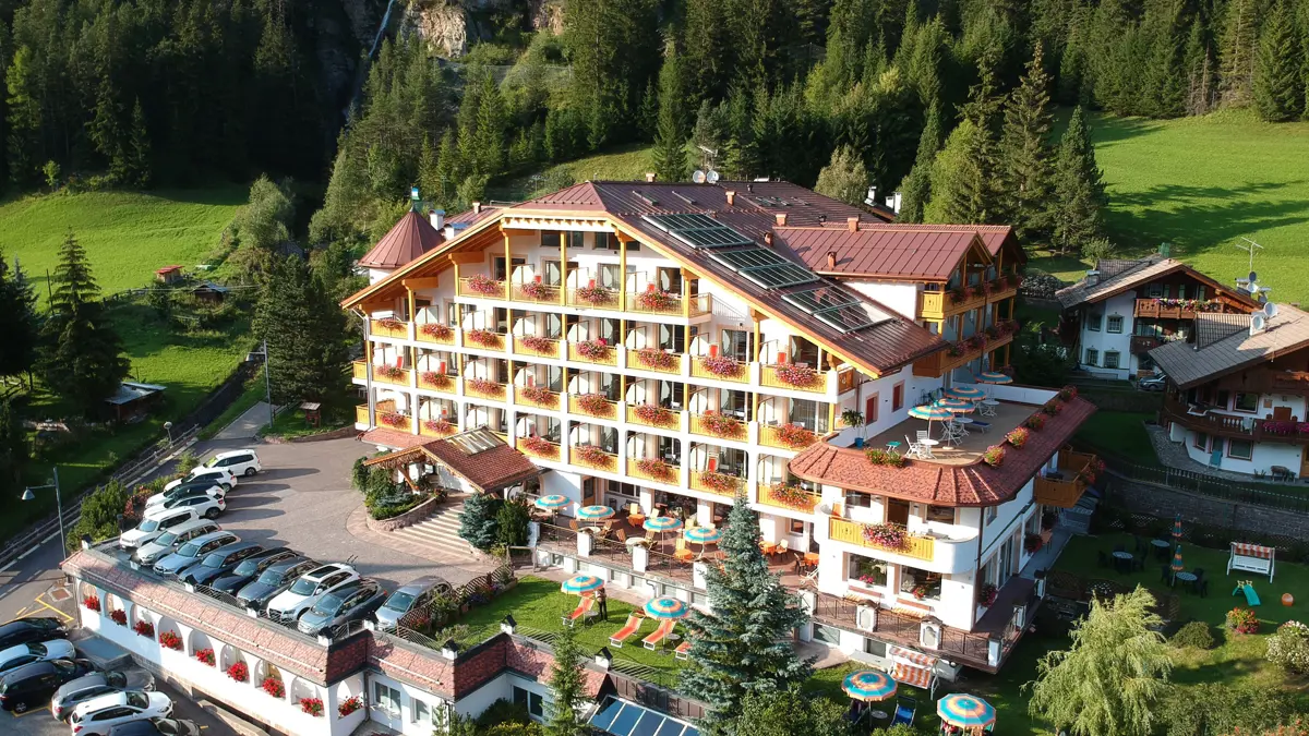 Hotel Cesa Tyrol Canazei Hotel Cesa Tyrol