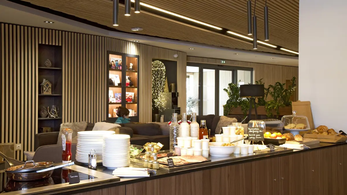L'eclose Apart Hotel Alpe D'huez Breakfast Buffet