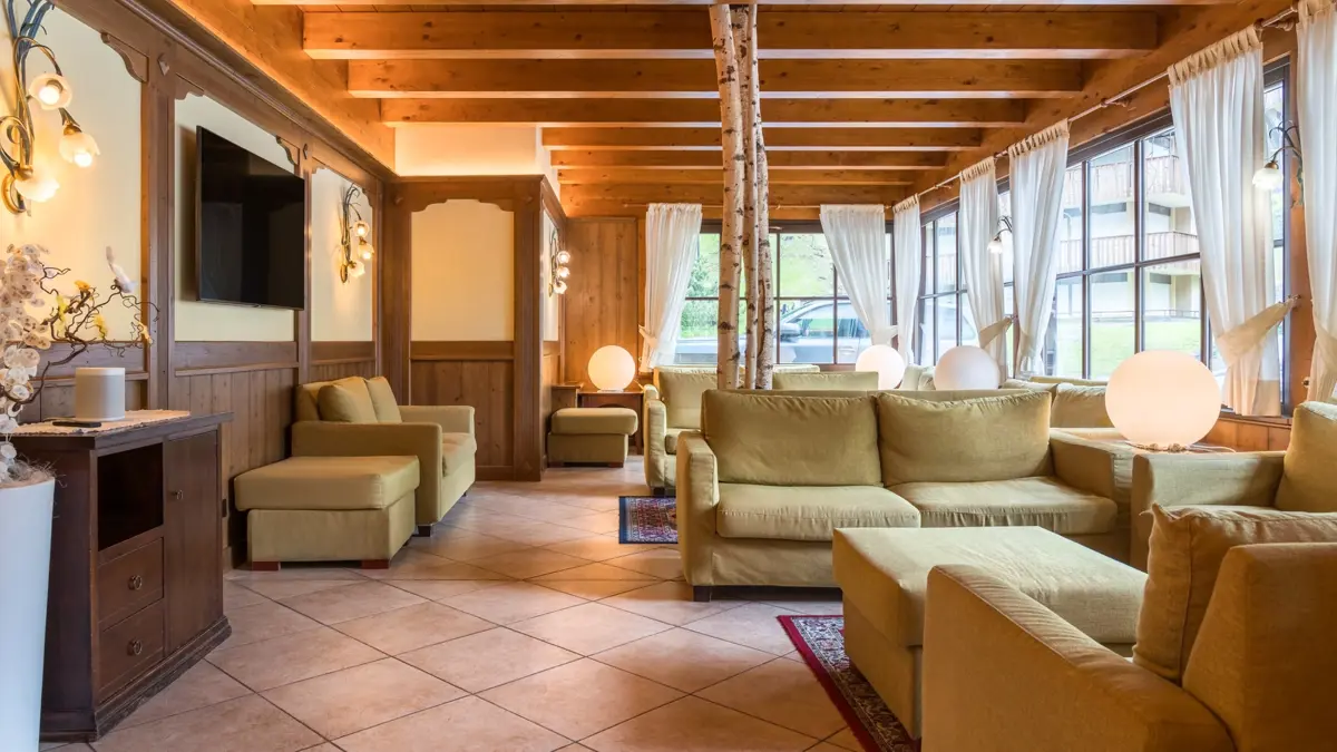 Inghams Italy Dolomites Madonna Di Campiglio Hotel La Betulla Lounge (1)