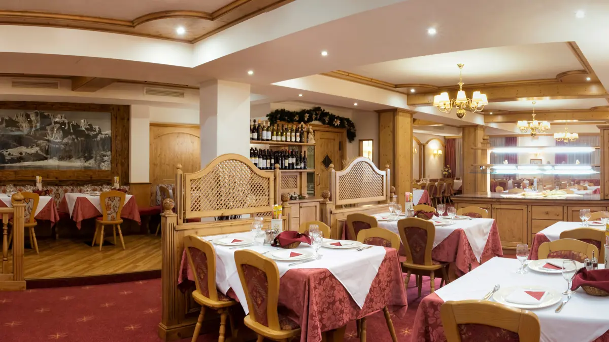 Inghams Italy Dolomites Canazei Hotel Cristallo Restaurant