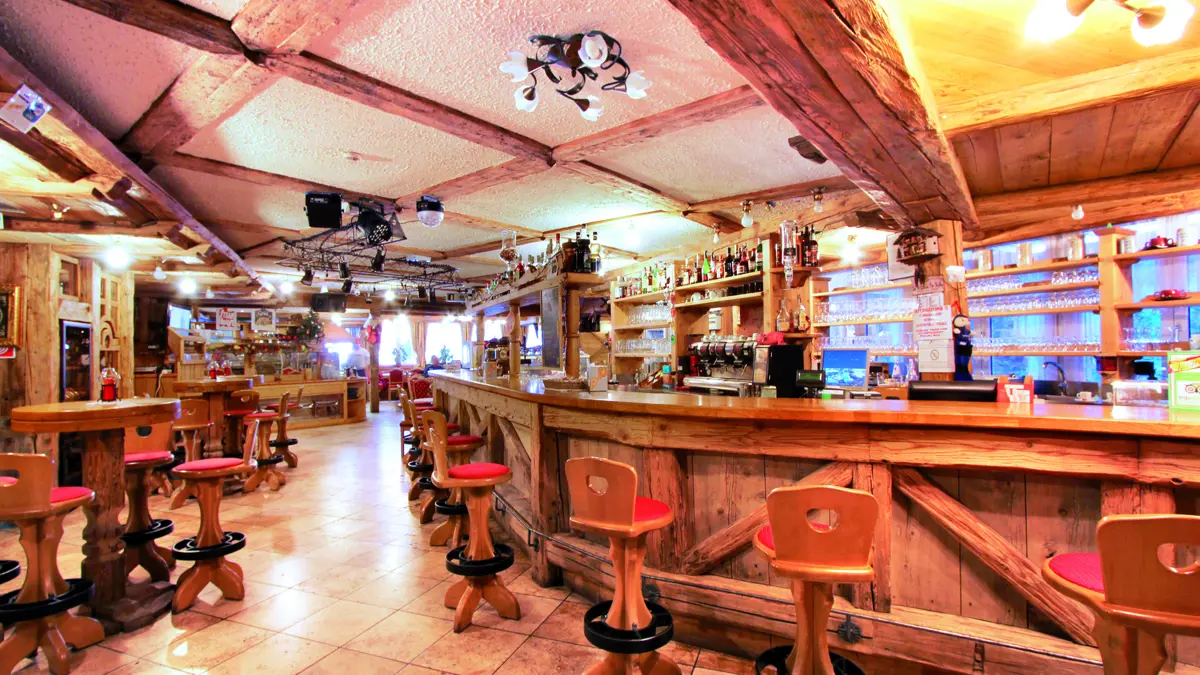 Inghams Italy Dolomites Canazei Hotel Dolomiti Bar