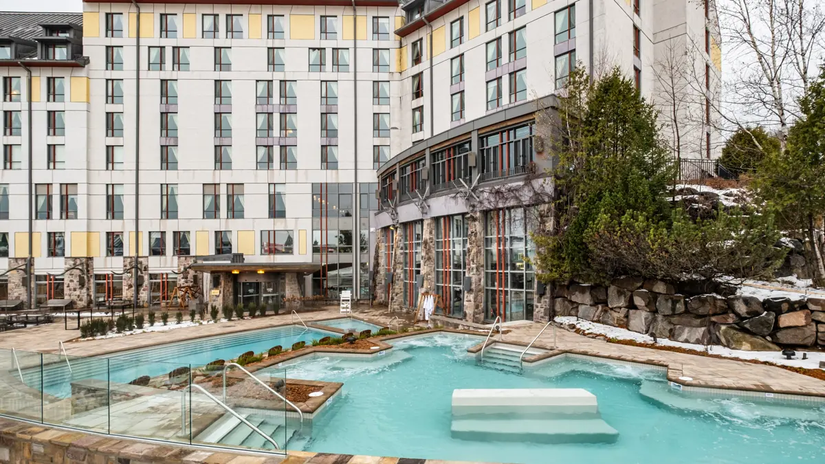 Hotel Fairmont Tremblant Mont Tremblant Swimming Pool