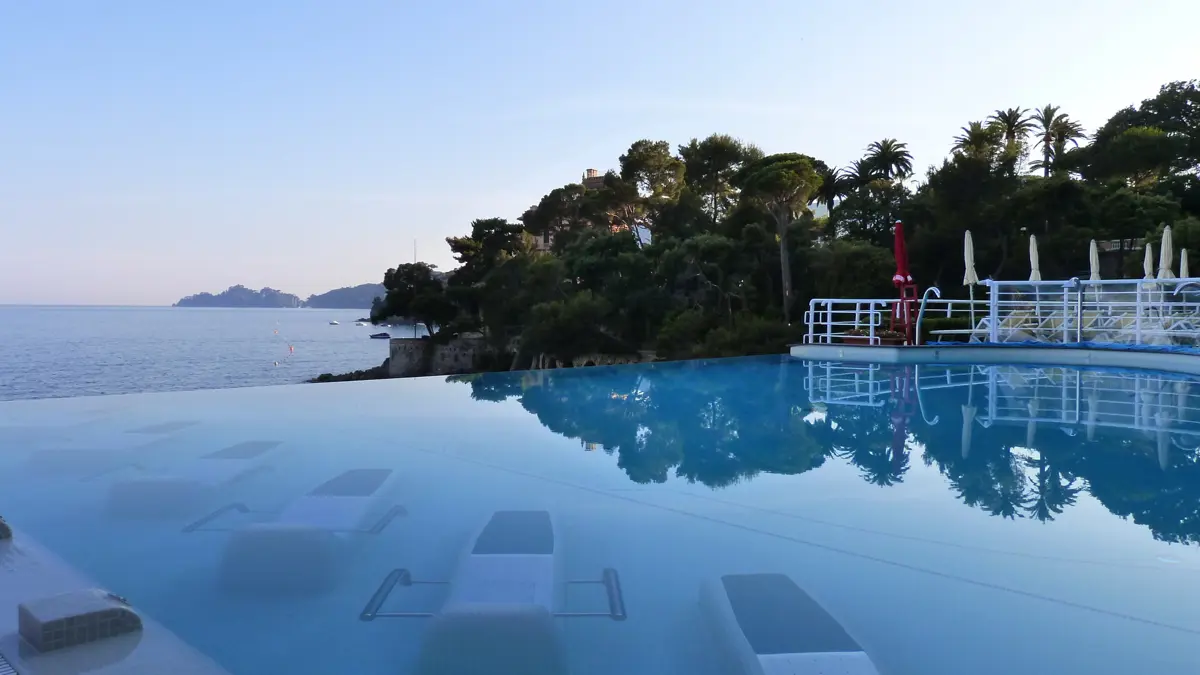 Excelsior Palace Hotel Second Infinity Pool2 2400