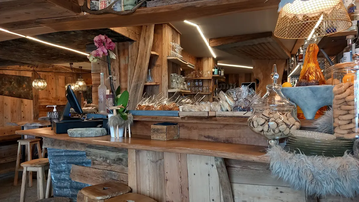 Inghams Italy Aosta Vally Cervinia Hotel Dragon Bar 2