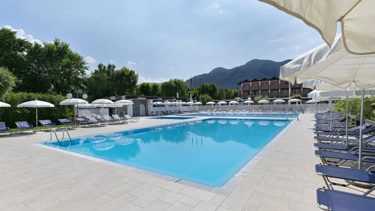 Hotel Iseolago Lake Iseo Pool 2