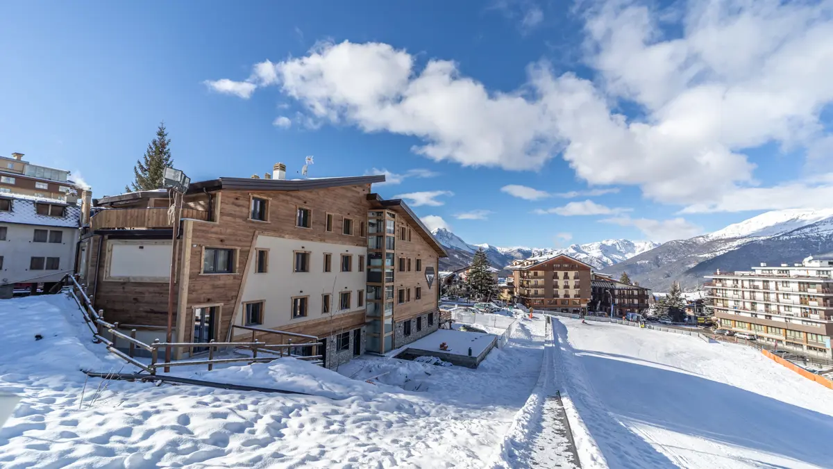 Inghams Italy Via Lattea Sauze D'oulx Hotel Avalanche Exterior (2)