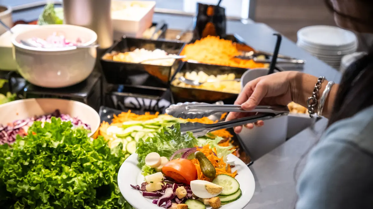Hotel Les Bergers Alpe D'huez Buffet.Jpg