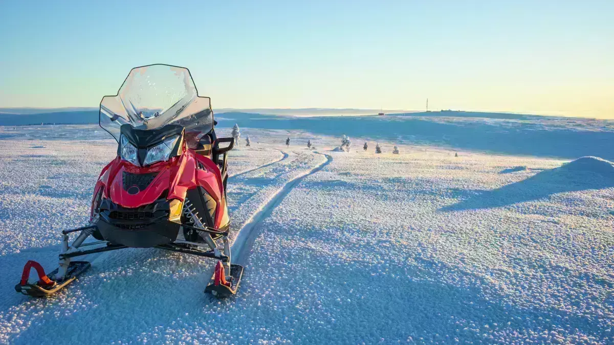 Lapland Excursion Snowmobile 4