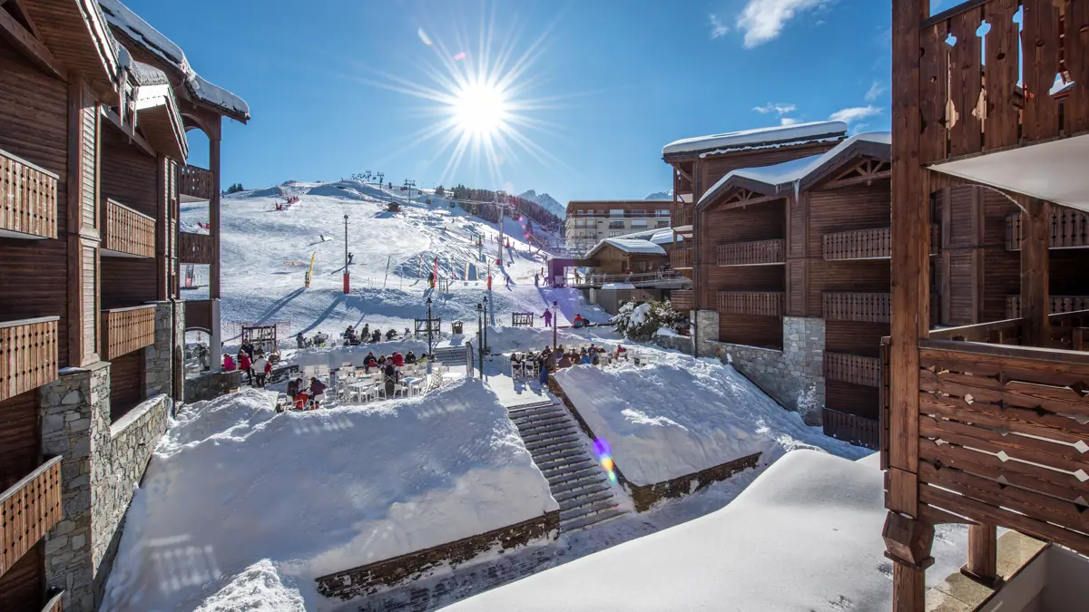 Hotel Fahrenheit Seven Courchevel Exterior