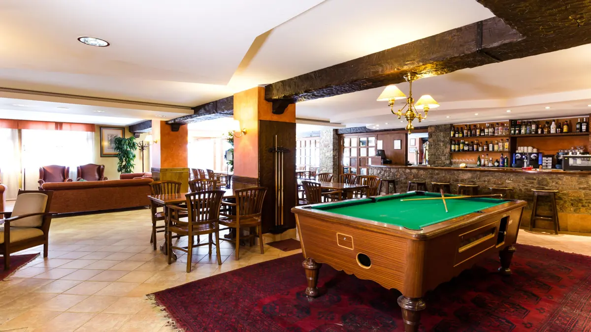 Hotel Himalaia Soldeu Bar Pool Table