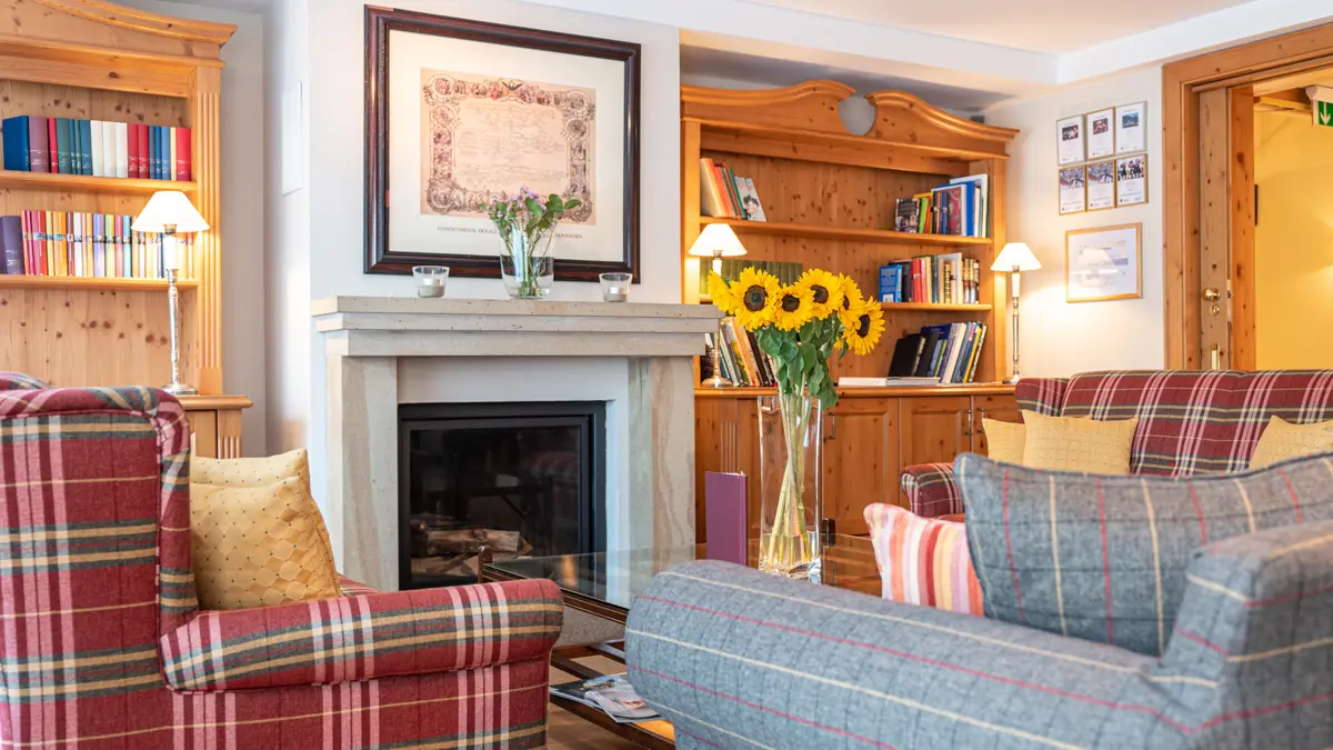 Hotel Kaiserhof Kitzbuhel Lounge Copyright Michael Preschl