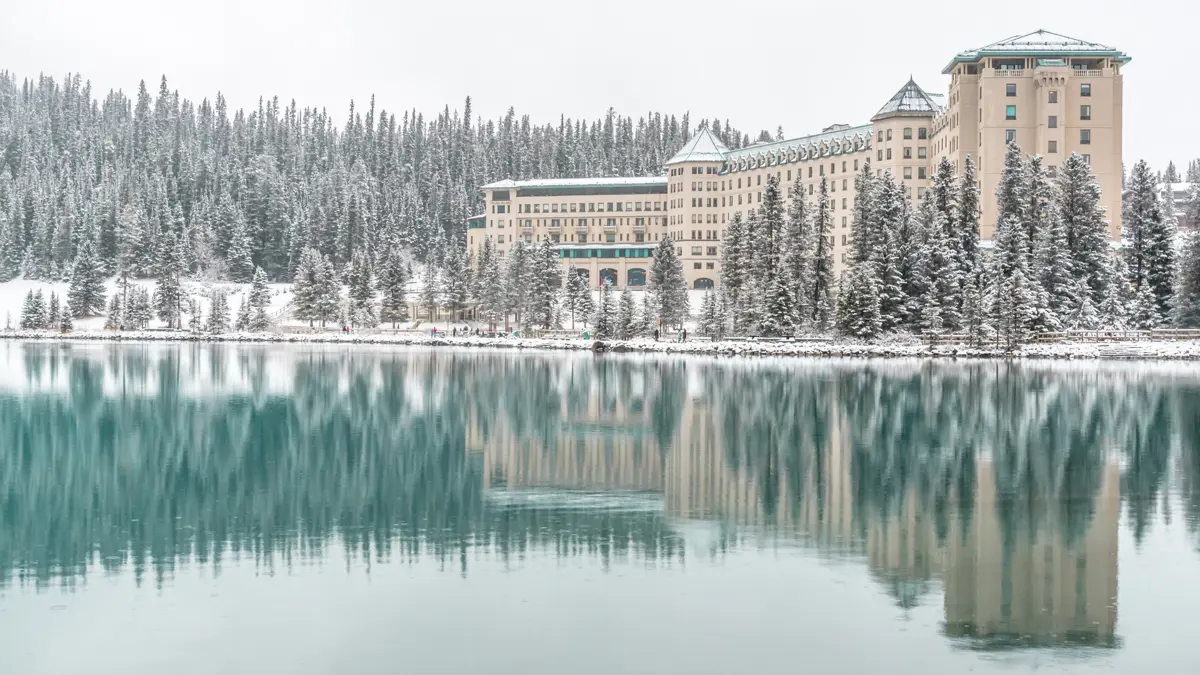 Fairmont Chateau Lake Louise Adobestock 127103379