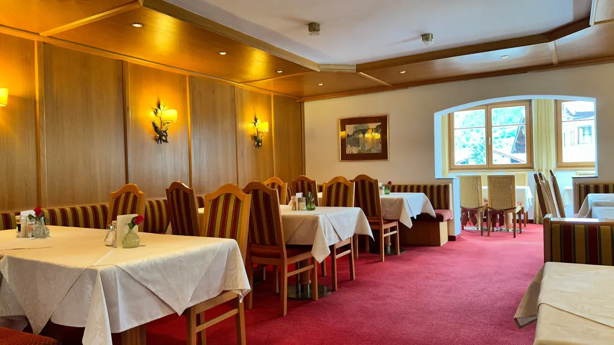 Hotel Resch Kitzbuhel Dining Room (2)