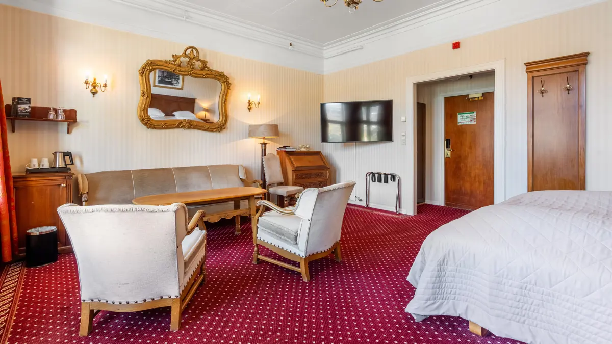 Fleischers Hotel Voss Historic Lake View Bedroom