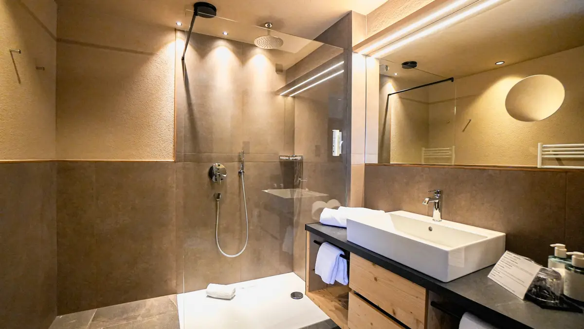 Inghams Italy Dolomites Selva Hotel Pozzamanigoni Vita Suite Bathroom