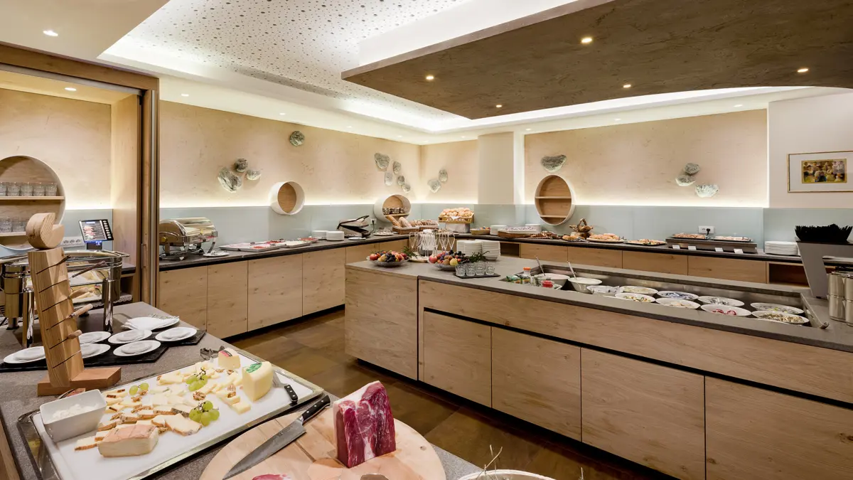 Inghams Italy Dolomites San Cassiano Hotel Diamant Buffet